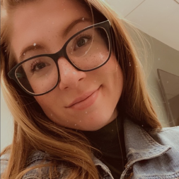 Meet your Posher, Sarah - Picture 1 of 1